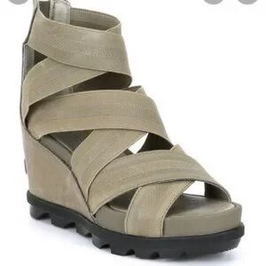 Women's Strappy Wedge Sandals - Tan